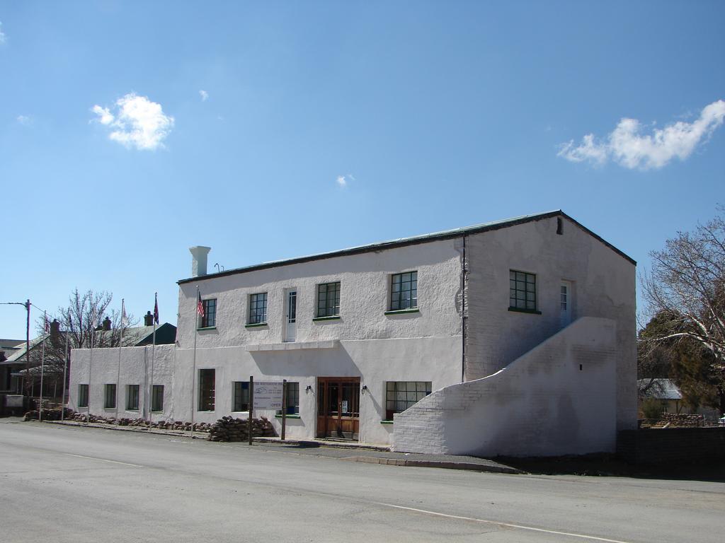 The Whitehouse Inn Sutherland Exterior foto